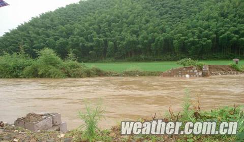 ǿ��ˮϮ�Ӷ��� ��ˮ���ʯ��