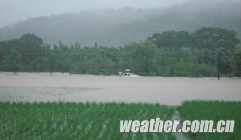 ǿ��ˮϮ�Ӷ��� ��ˮ���ʯ��