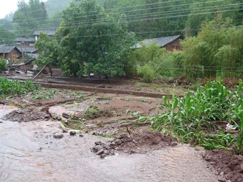 近期云南持续降雨 局地降雨较强