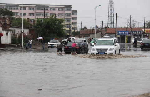 内蒙古大部遭大雨和暴雨袭击 局地破历史极值